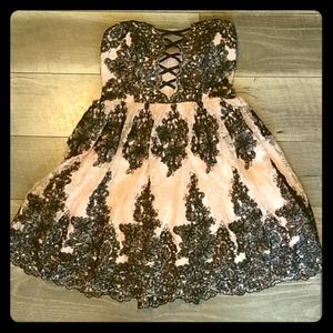 Strapless prom/homecoming dress